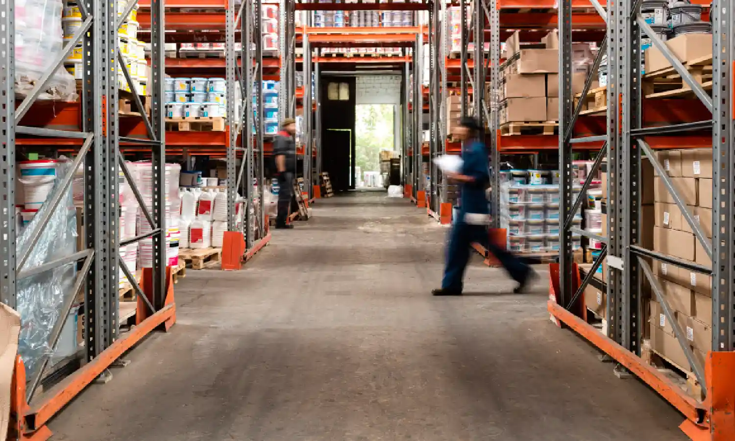 Zonas a limpiar en un almacén